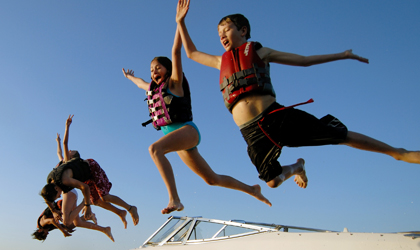 Nine ways to make your kids fall in love with boating

